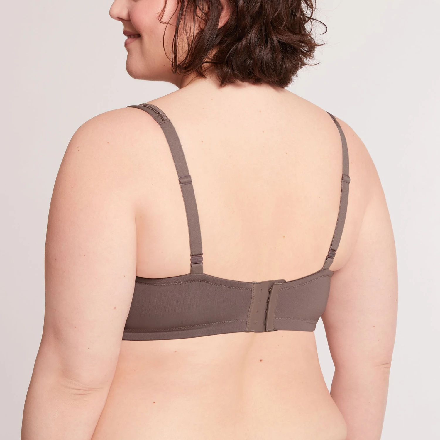 Soutien-gorge Sans Armatures Taupe Moulded Convertible 4 Soutien-gorge Sans Armatures Taupe Moulded Convertible – Image 2