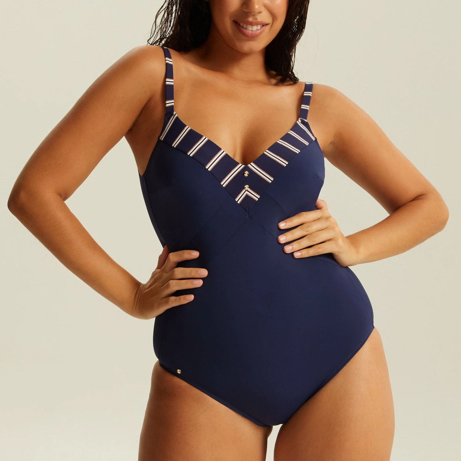Maillot Une Pièce Sans Armatures Marine Précieux TAVOLARA 5 Maillot Une Pièce Sans Armatures Marine Précieux TAVOLARA – Image 3